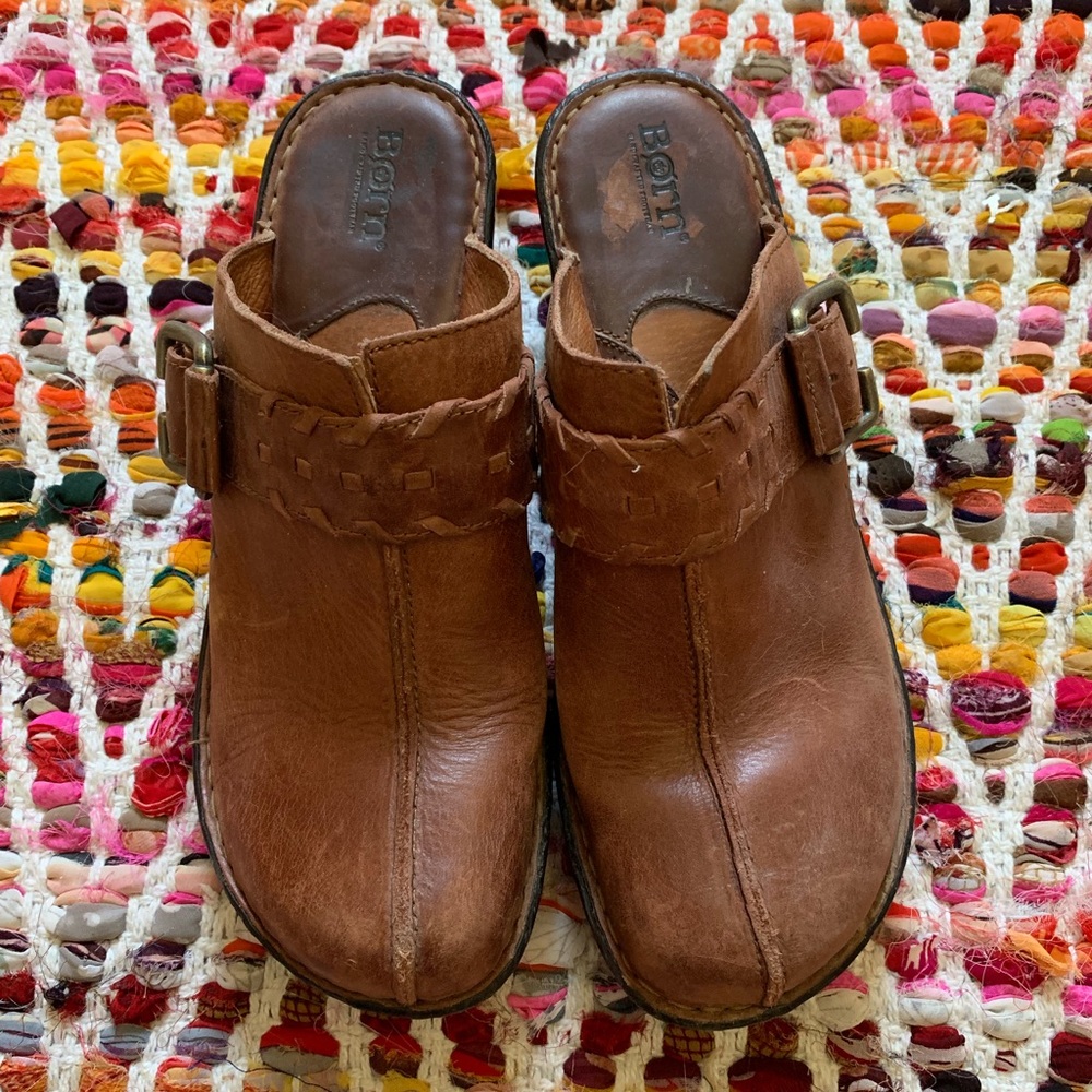 Born Clogs - Size 9